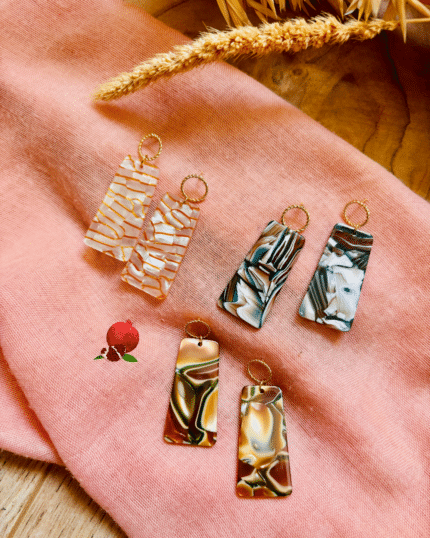 Boucle d'oreilles ultra légère aux motifs pep's et coloré en forme de quadrilatère en acétate de cellulose