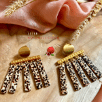 Boucle d'oreilles avec petites franges de couleur leopard