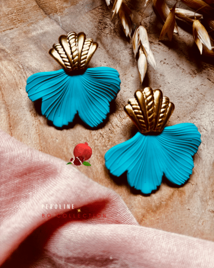 Boucles d'oreilles en forme de fleur avec clou d'oreilles en acier inoxydable. Pendentif en acrylique