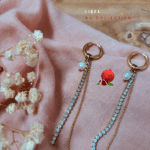 Boucle pendante en acier inoxydable avec petite créole, composée de 2 petites chainettes et 1 perle d'eau douce