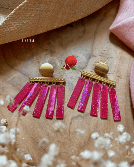 Boucle d'oreilles avec petites franges de couleur rose pailleté