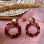 Boucle d'oreille de forme ronde en résine (coloris mixte dans les tons rouge)