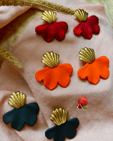 Boucles d'oreilles en forme de fleur avec clou d'oreilles en acier inoxydable. Pendentif en acrylique