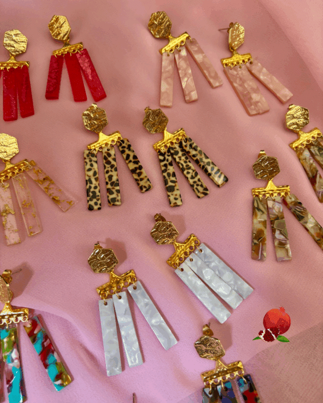 Boucle d'oreille à mini franges avec perles en résine ultra pops et colorées