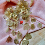 Boucle d'oreille fleur en acier inoxydable avec pétales de fleurs ajourés 3 tiges fleuries pendantes 