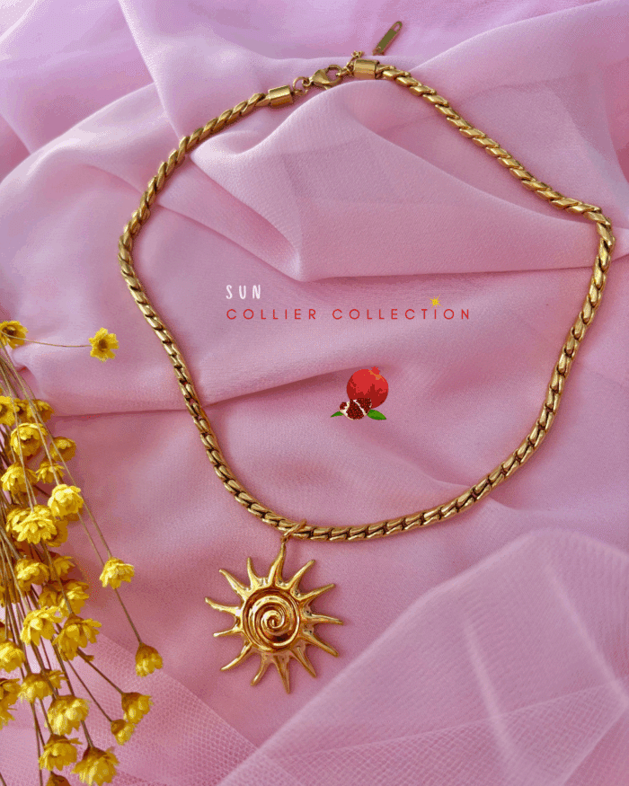 Collier en acier inoxydable avec chaine épaisse torsadée et pendentif soleil texturé (3,5 cm de largeur)