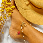 Chaine de cheville avec perles nacrées 3 petites pampilles en acier inoxydable