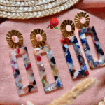 Boucle d'oreilles avec clou d'oreille texturé en acier inoxydable Pendentif rectangulaire en résine