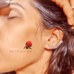 Boucle d'oreille très élégante qui habille l'ensemble de l'oreille avec petits zirconiums (style ear cuff)