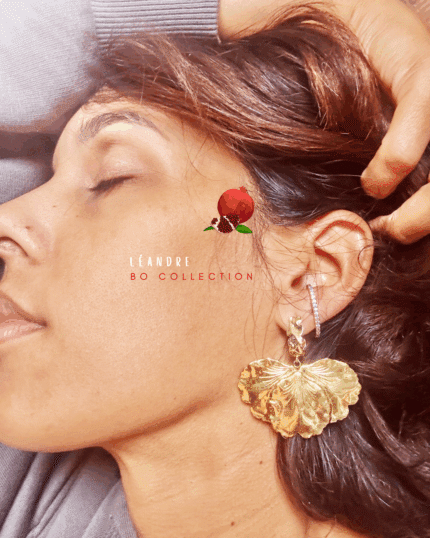 Boucle d'oreille de style ear cuff avec petits zircons Acier inoxydable Peut se positionner sur le 1er ou 2ème trou de l'oreille