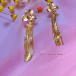 Boucle d'oreilles avec clou d'oreille fleur en plaqué or et petit pendentif à frange en plaqué or