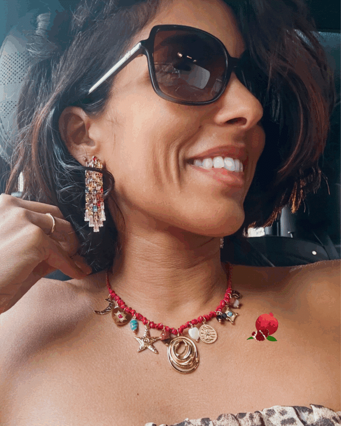 Collier cordon en tissu coloré avec 13 breloques en acier inoxydable