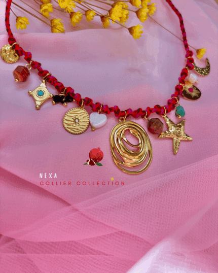 Collier cordon en tissu coloré avec 13 breloques en acier inoxydable