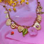 Collier coloré avec 19 breloques en acier inoxydable