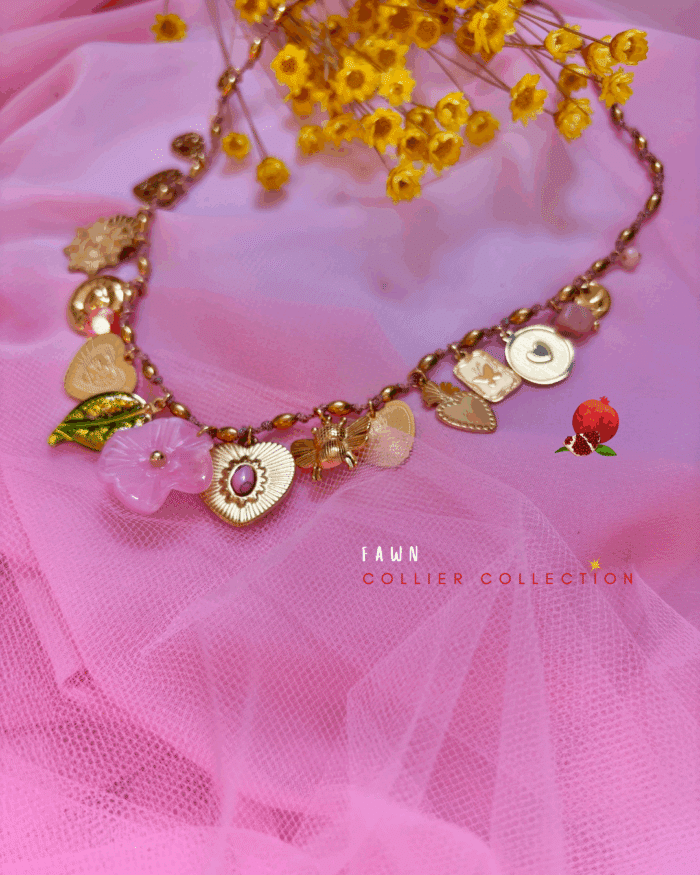 Collier coloré avec 19 breloques en acier inoxydable