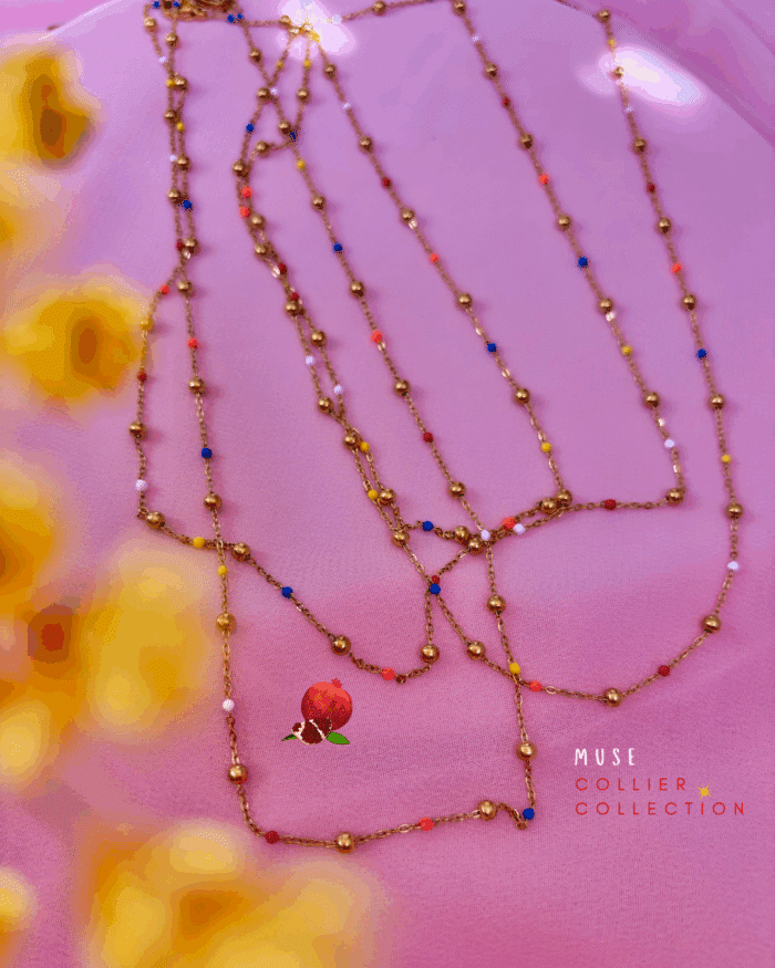 Collier simple avec détails colorés en acier inoxydable