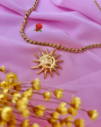 Collier en acier inoxydable avec chaine épaisse torsadée et pendentif soleil texturé