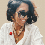 Collier en lurex doré avec pendentifs en acier inoxydable : soleil ou étoile de mer