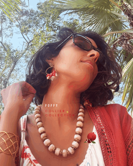 Collier avec grosses perles en résine et intercalaires en acier inoxydable. Très tendance 2 coloris : vert ou blanc cassé marbré