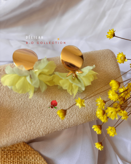 Boucle d'oreille fleurie Clou d'oreille acier inoxydable 2 pampilles fleurs  Coloris : rose ou jaune/vert Longueur 4 cm