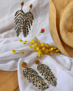 Boucle d'oreille pendante en forme de feuilles en résine