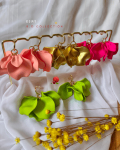 Boucle d'oreille colorée avec pétales de fleur Clou d'oreille en laiton doré à l'or fin 18 carats Plusieurs coloris au choix : Rose pale, doré, rosse fuchsia, vert pomme