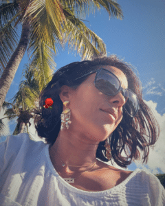 Boucles d'oreilles pendantes en acier inoxydable Clou d'oreille coquillage Pampilles : étoile de mer et petits coquillages Longueur 7 cm Poids : 6 grs