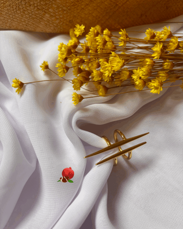 Bague en acier inoxydable aux lignes droites et épurées. Ultra moderne et chic