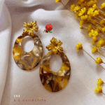 Boucle d'oreille avec pendentif oval en résine Clou d'oreille fleur en acier inoxydable Coloris : marbré moutarde / marron Longueur : 5,5 cm