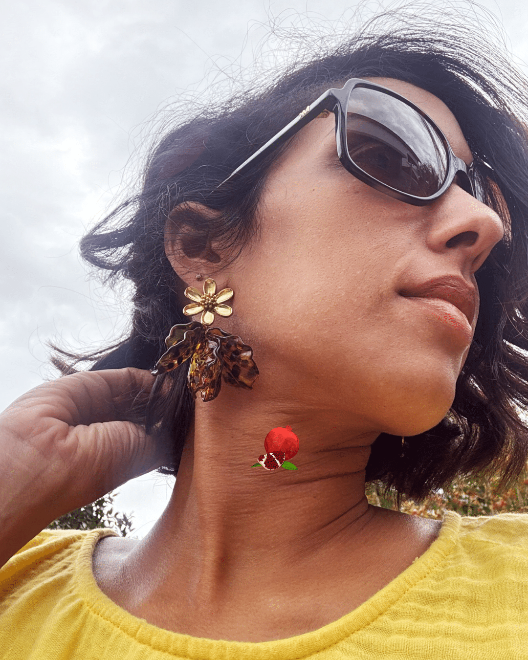 Telma Boucles d'oreilles en forme de grappe de pétales au coloris sléopard. Clou d'oreille fleur en acier inoxydable Pétales en acrylique