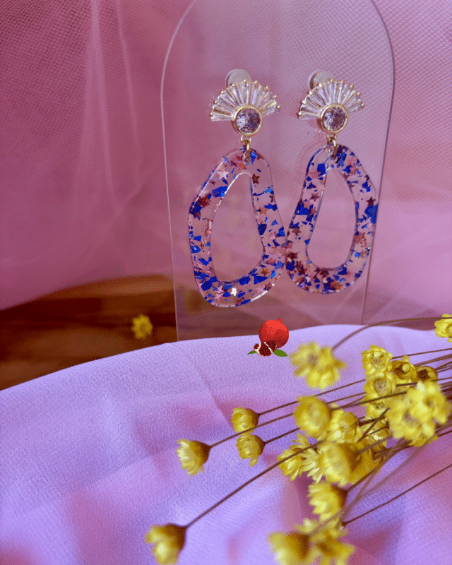 Clou d'oreille en plaqué or et zirconium Pendentif en résine avec strass étoilés