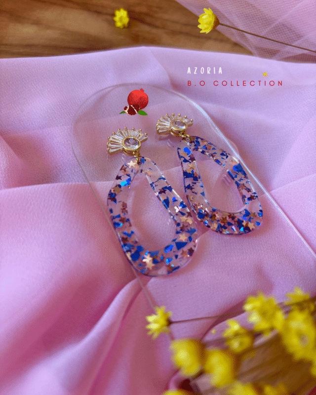 Clou d'oreille en plaqué or et zirconium Pendentif en résine avec strass étoilés