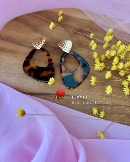 Boucle d'oreille avec pendentif en acétate motifs léopard Clou d'oreille en laiton plaqué or