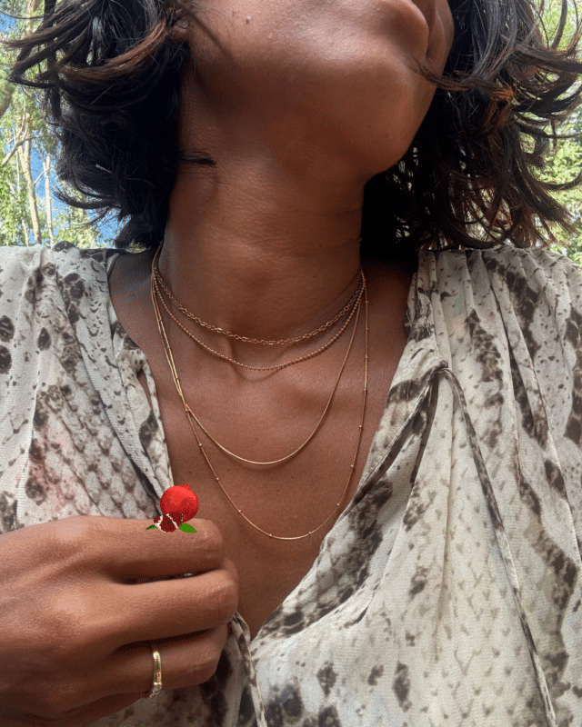 Collier minimaliste quatre rangs en acier inoxydable