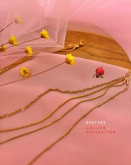 Collier minimaliste quatre rangs en acier inoxydable