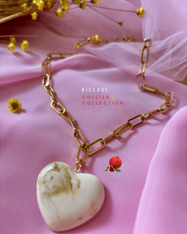 Chaine à gros maillons en acier inoxydable Pendentif gros coeur en acétate (3 cm) Coloris écru marbré