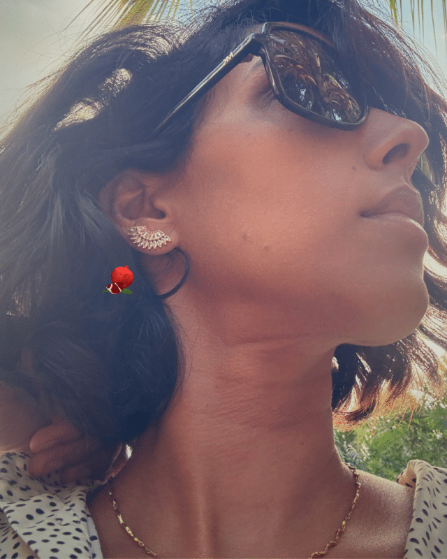 Boucle d'oreille de style ear cuff avec petits zircons