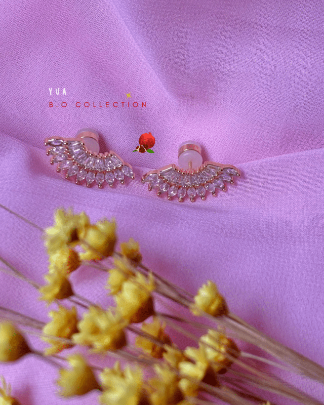 Boucle d'oreille de style ear cuff avec petits zircons