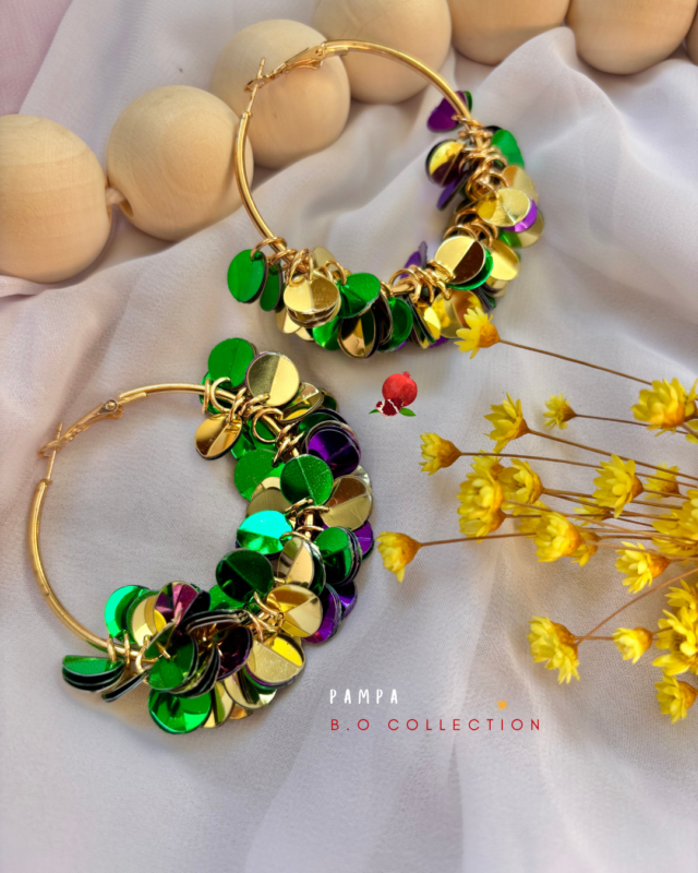 Boucle d'oreille créole avec pampilles colorées vert / aubergine / doré Diamètre 5cm