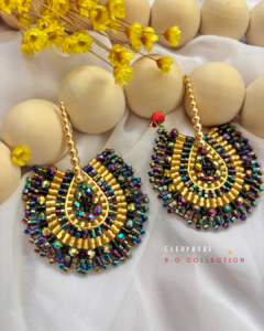 Boucle d’oreille tissée à la main Clou d'oreille en laiton doré à l'or fin Longueur : 7cm Poids : 6 grs