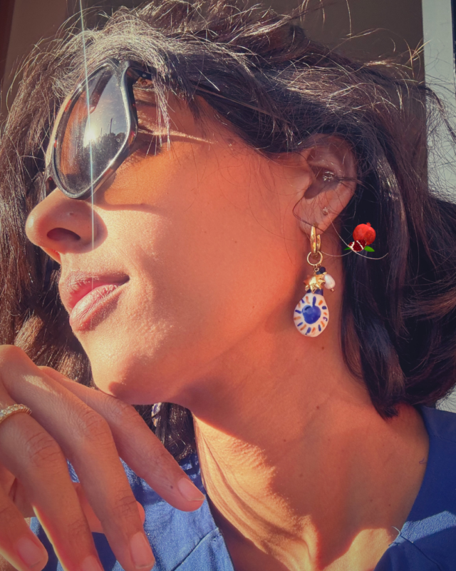 Boucle d’oreille créole en acier inoxydable avec avec pampilles en céramique et en acier inoxydable Pampilles coeur, étoiles, perles, ...