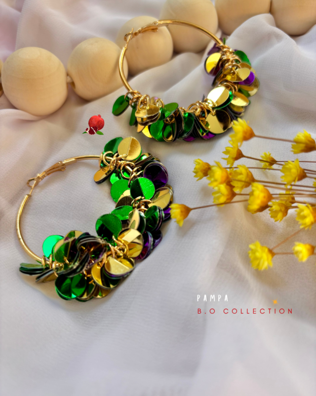 Boucle d'oreille créole avec pampilles colorées vert / aubergine / doré Diamètre 5cm