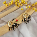 Boucle d’oreille pompon en forme de petites perles en pierre naturelle Clou d'oreille fleur en acier inoxydable Longueur : 4 cm Poids : 6 grs