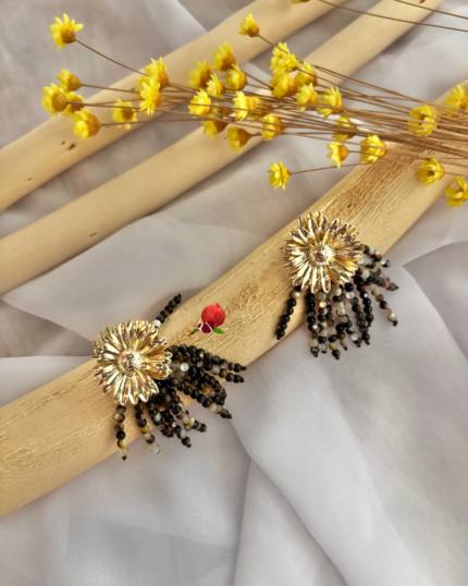 Boucle d’oreille pompon en forme de petites perles en pierre naturelle Clou d'oreille fleur en acier inoxydable Longueur : 4 cm Poids : 6 grs