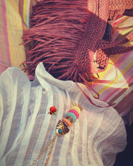 Sautoir de style bohème avec pendentif long en forme de poisson Chaine à mailles en acier inoxydable Breloques en résine colorée